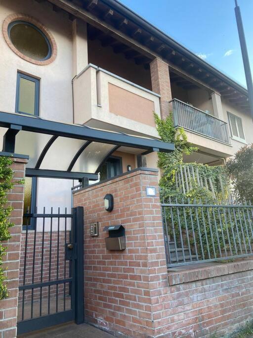 Apartamento Intero Bilocale Con Terrazzo Vicino A Milano Mairano Exterior foto